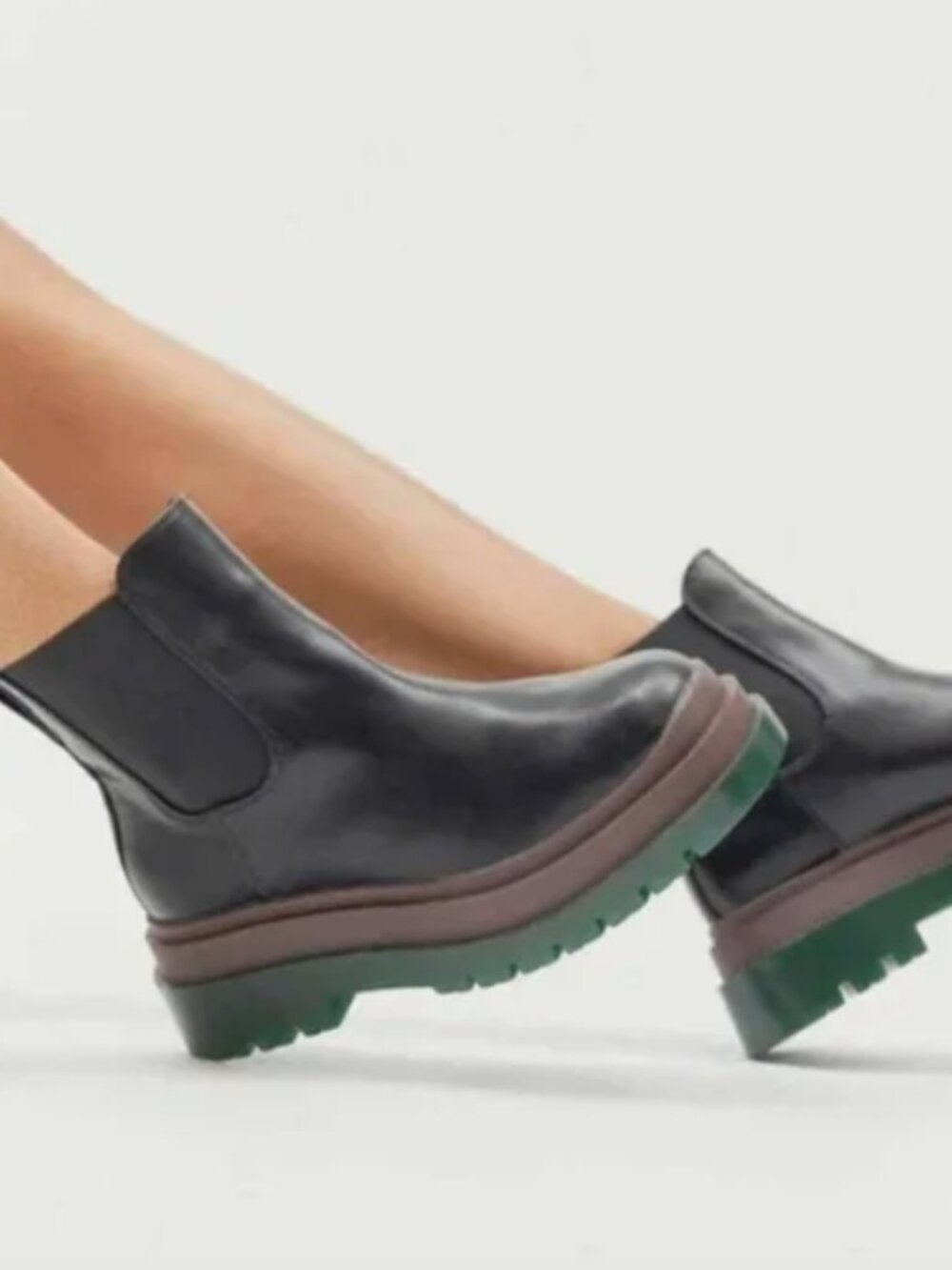 Urban Outfitters Betty Treaded Chelsea Platform Boots Black Green Lug Sole
